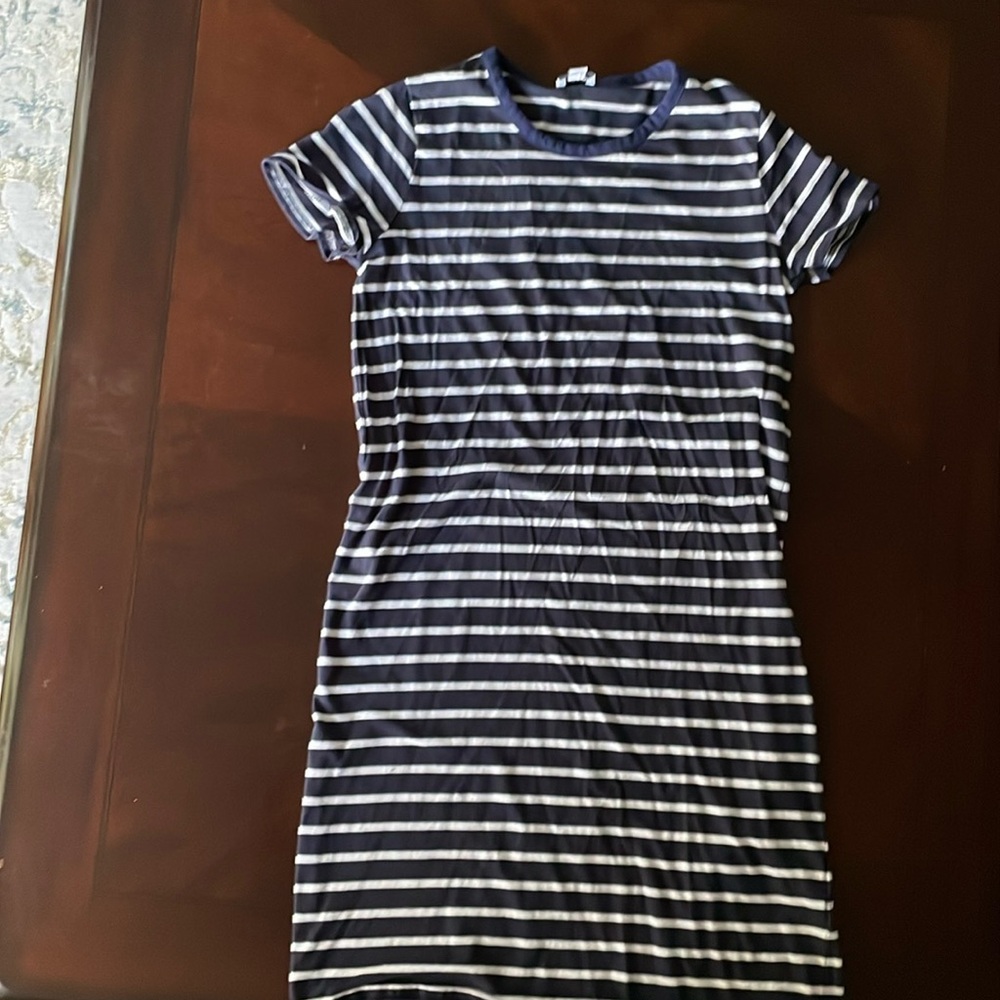 J.Crew factory women’s navy and white T-shirt dress in XS. 100% cotton